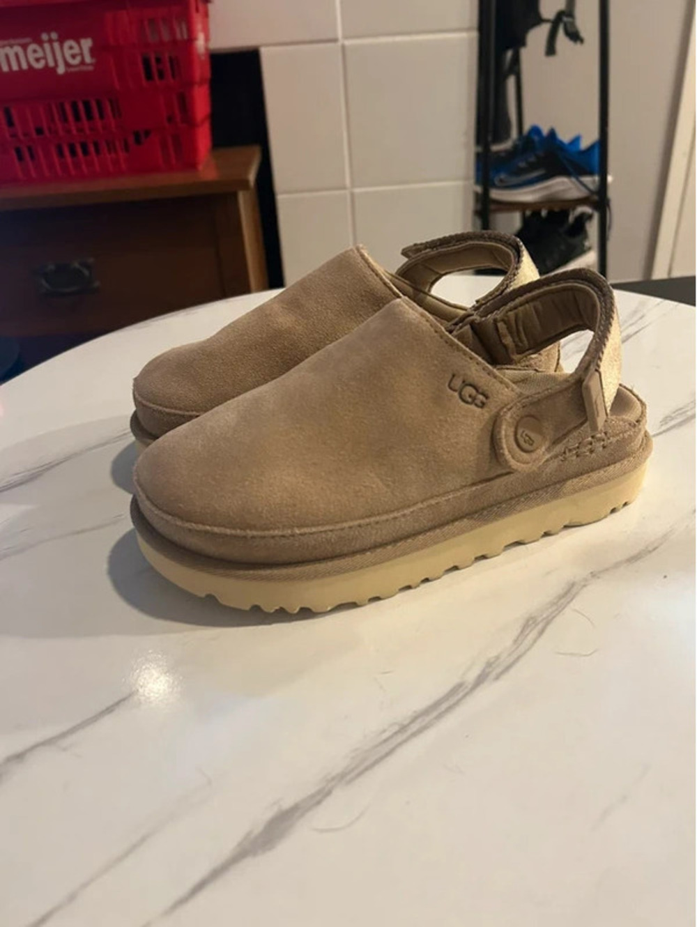 UGG Goldenstar Clog Sand Suede Women’s Size 5.5 – 1138252 – Brand New